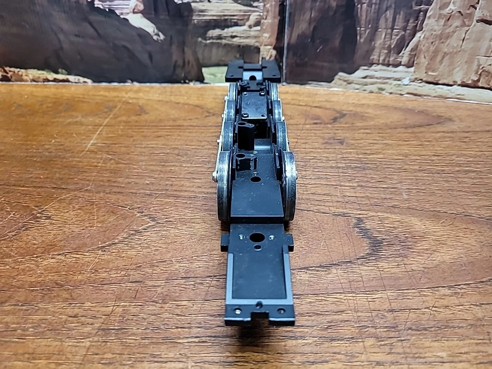 MTH O Gauge 0-8-0 Chassis And Wheels - Image 2 of 4