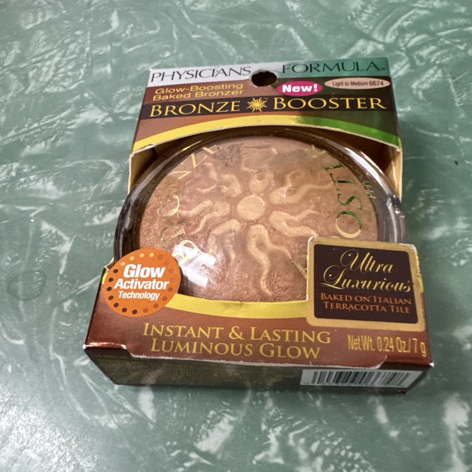 Bronze Booster, Glow-Boosting Baked Bronzer, 6674 Light to Medium, 0.24 oz (7 g) - Image 3 of 4