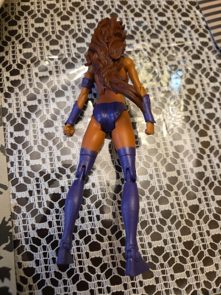 Figura StarFire Teen Titans clásicos DC Universe de Adam Strange Foto 2 de 3