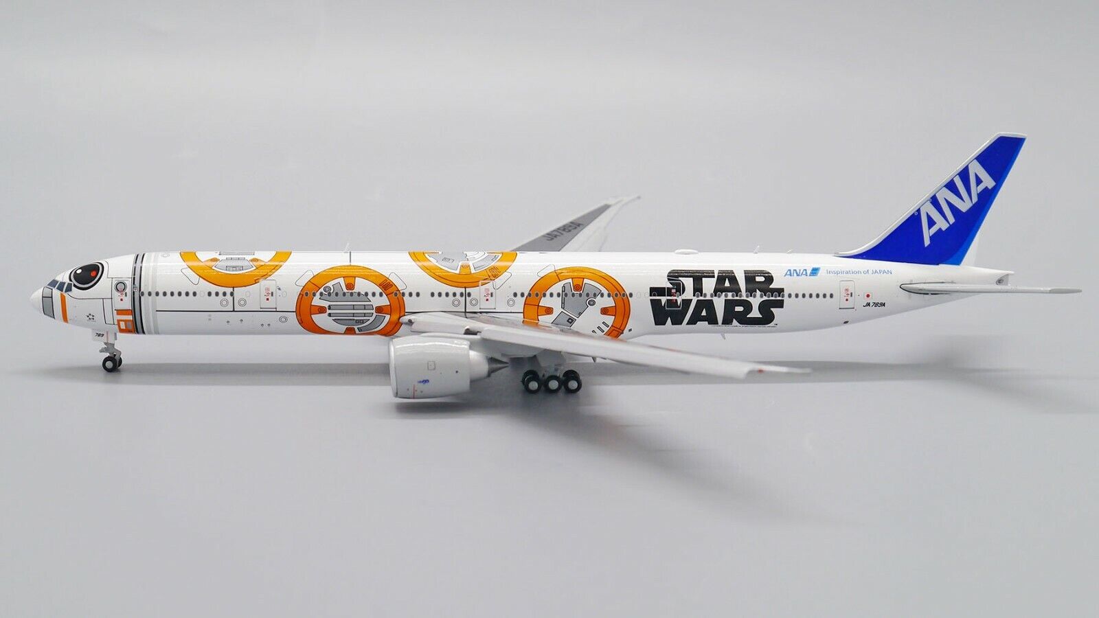 ANA Boeing 777-300ER Flaps JA789A Star Wars BB-8 JC Wings