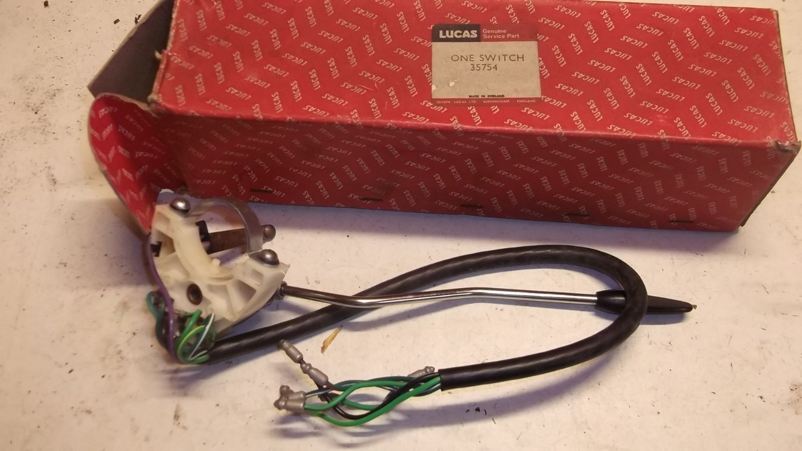 AUSTIN MORRIS 1100 1300 NEW GENUINE LUCAS INDICATOR SWITCH 35754