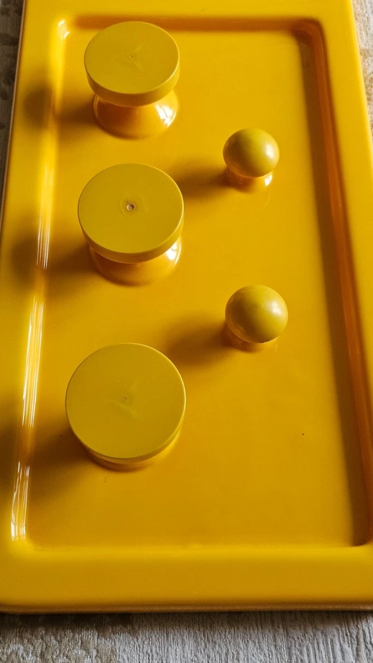 Rare 1970s Italian Space Age Coat Rack with Mirror – Yellow ABS Wall Panel - Image 4 of 4