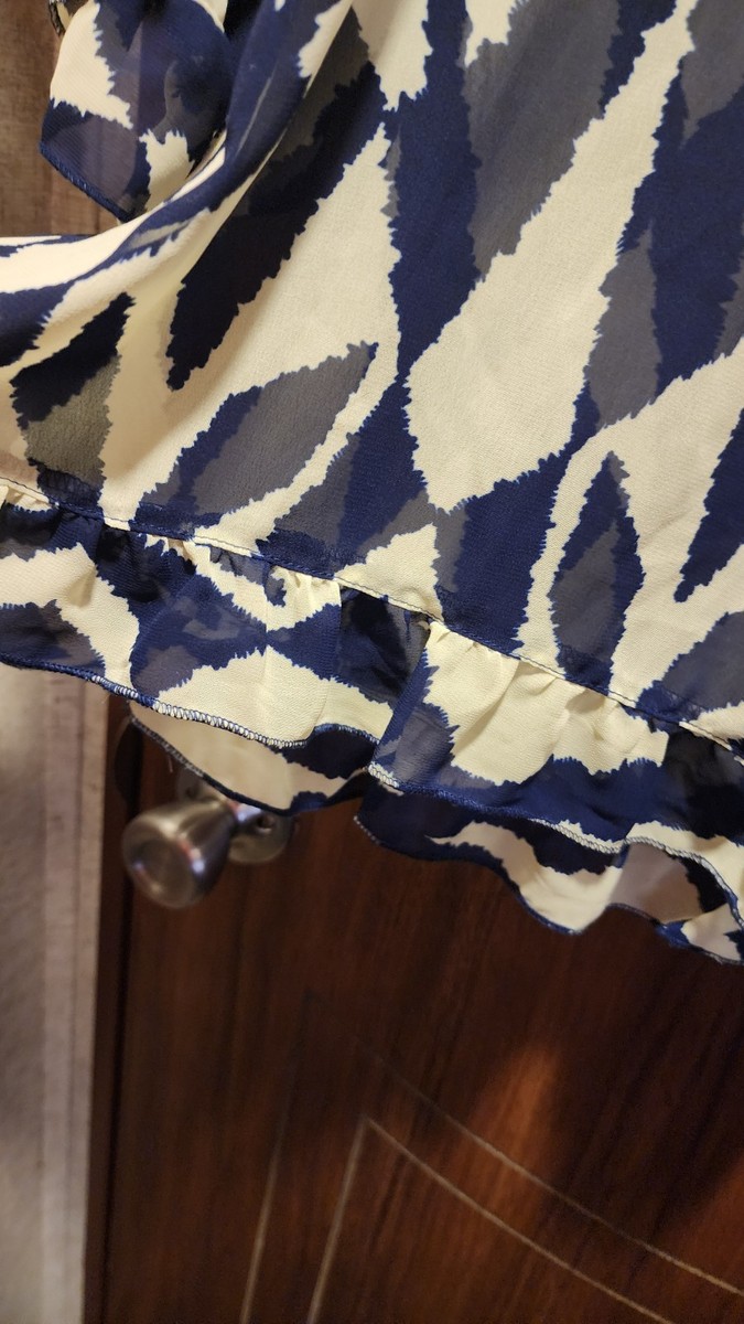 H.i.p. Woman Size M Crop top Ruffle Blouse Geometric Printed Sheer Flowy Y2K View 4