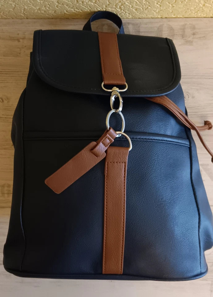 Mittelgroße Rucksack - Tasche, 30 x 27 x 12 cm, schwarz/braun