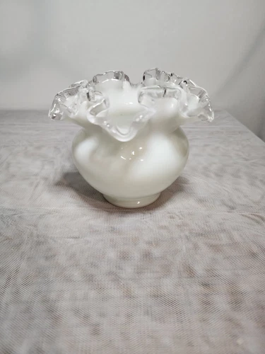 FENTON SILVER CREST ROSE BOWL VASE - 4" TALL BY 5 1/4" ACROSS