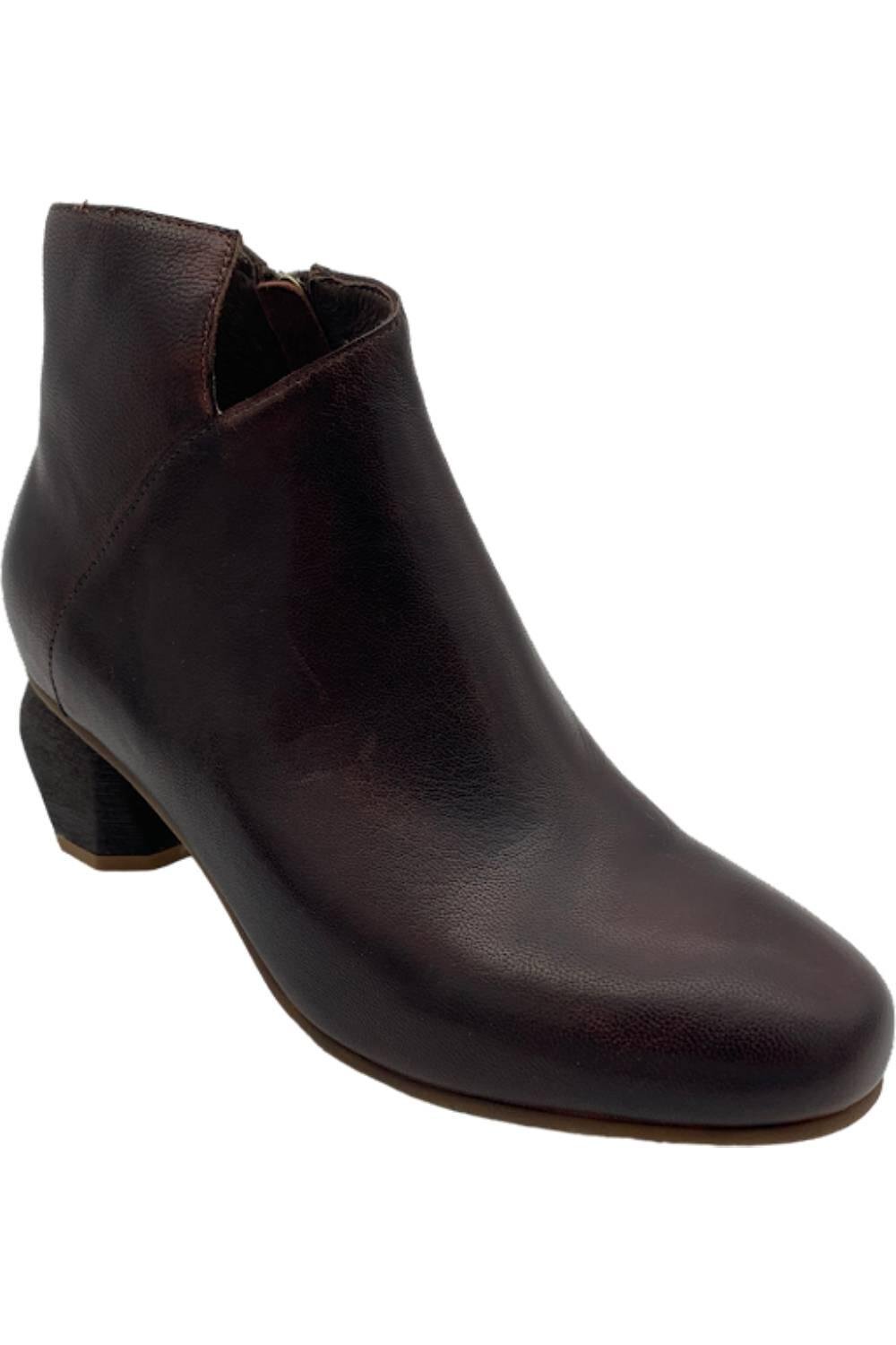 Ботильоны из кожи антилопы Perrin Coffee Leather 18890₽