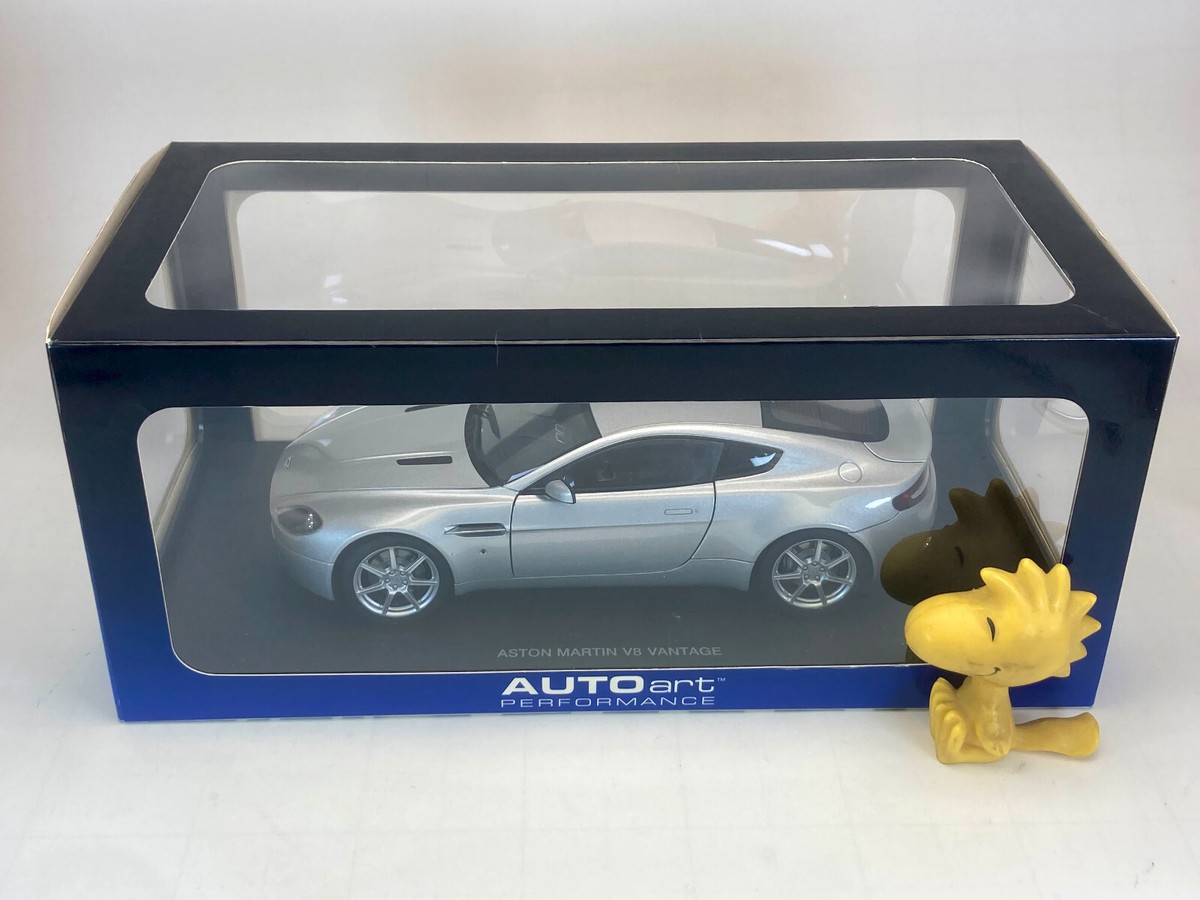 AUTOart Aston Martin V8 Vantage 1/18 Die Cast Model Titanium