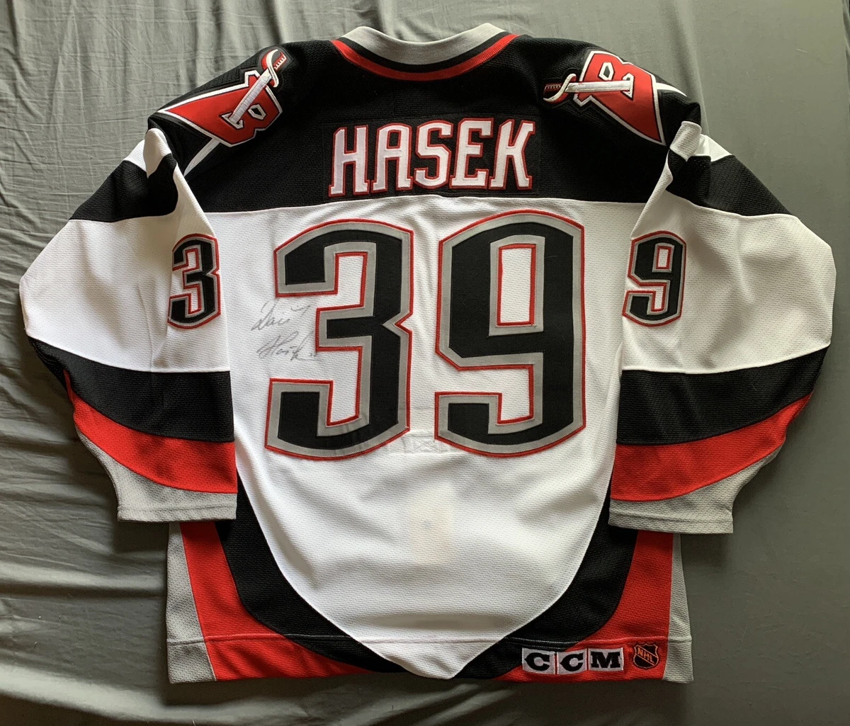 Dominik hasek buffalo sabres jersey