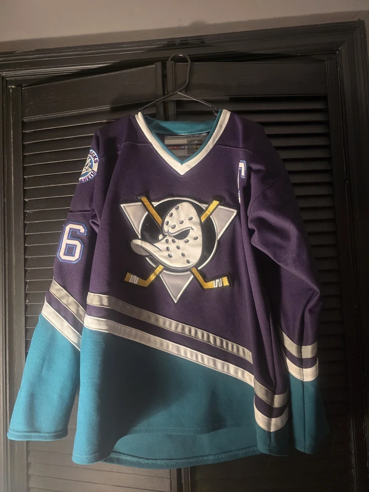 Camiseta deportiva vintage Mighty Ducks Charlie Conway #96 cm talla mediana púrpura verde azulado Foto 2 de 2