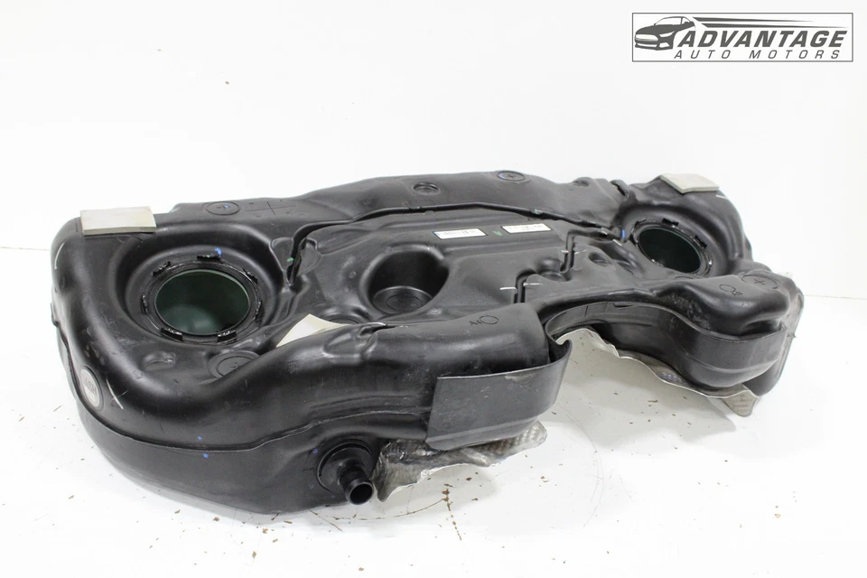 Chrysler 300 2020-2023 depósito de tanque de combustible de gasolina de 3,6 L con escudo térmico OEM Foto 4 de 4