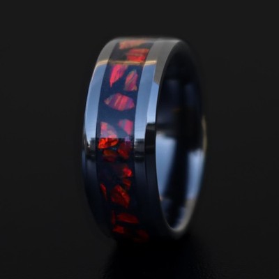 The Crimson Ring, schwarzer Titankarbid, Wolfram roter Opal Ring