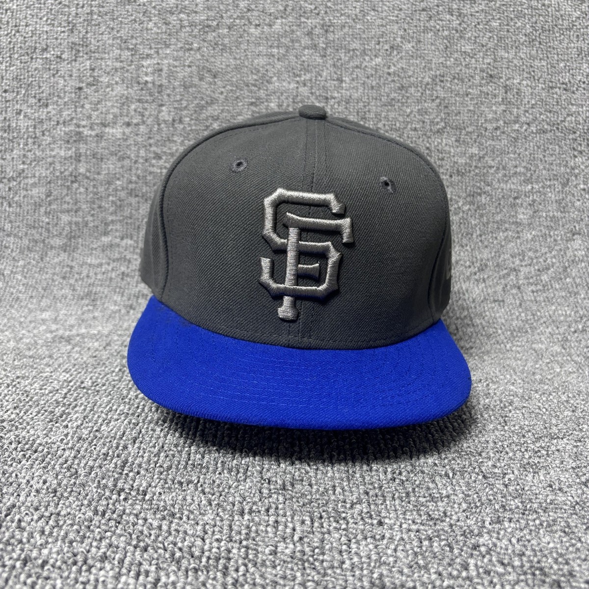 New Era 59FIFTY San Francisco Giants SF Youth 6 7/8 Fitted Hat Graphite Royal