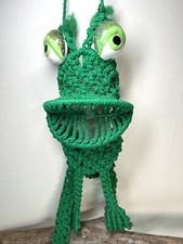 VTG Mid Century 70's Macrame Frog On A Branch Green Handmade 16 Wall Hanging