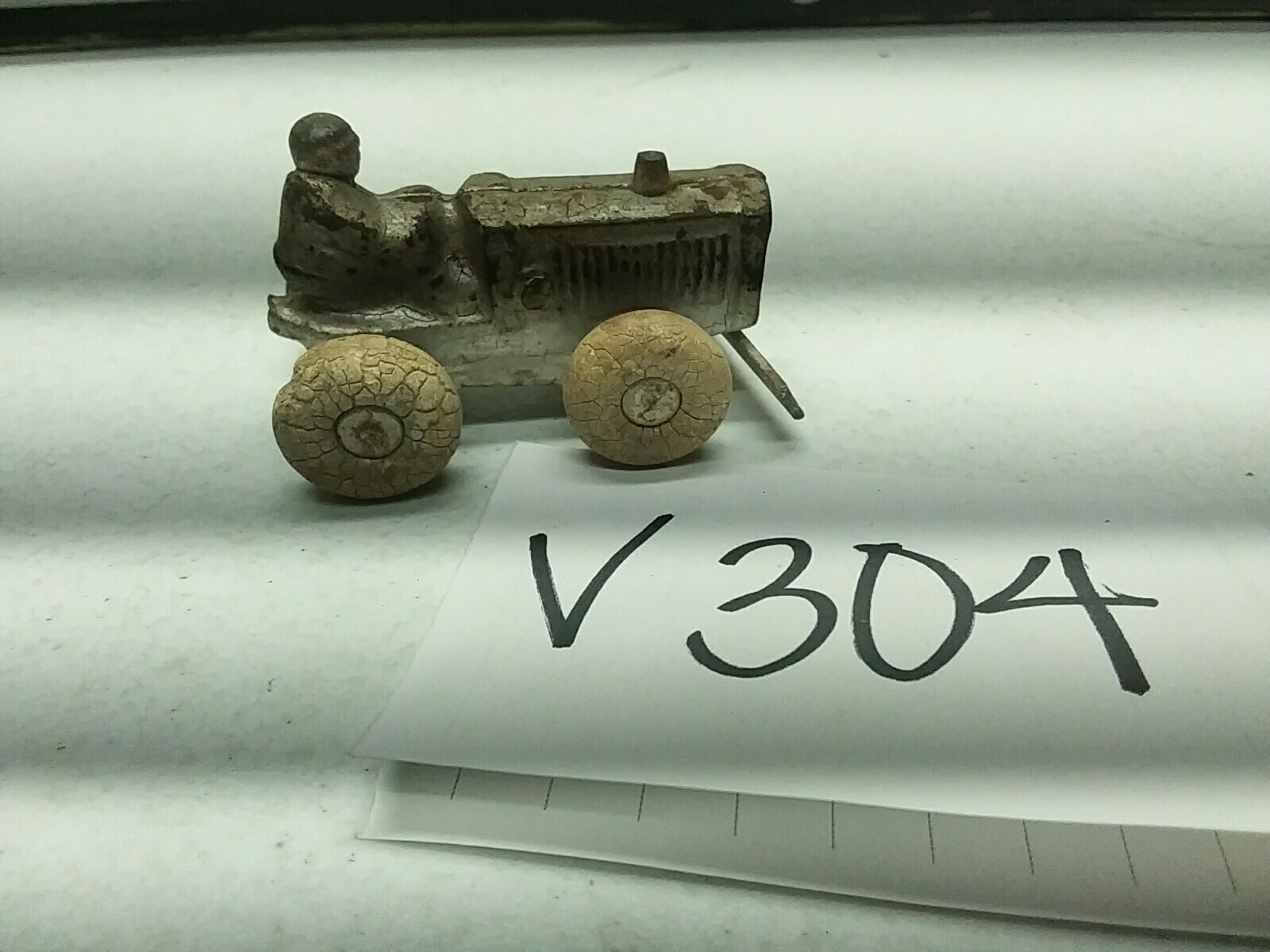 Antique Vintage Kilgore Cast Iron Red Tractor Fat Tire White Tires