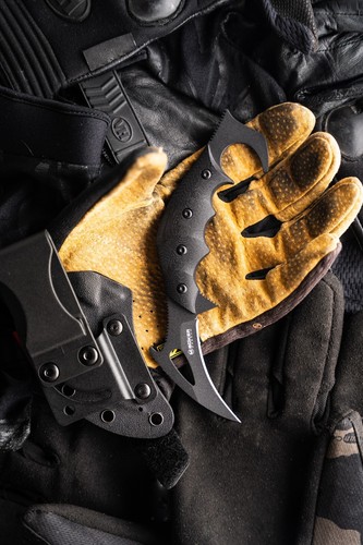 Coltello fisso Böker Magnum Carnifex Karambit 440A G10 ✔️ 02SC345 - Foto 5 di 16