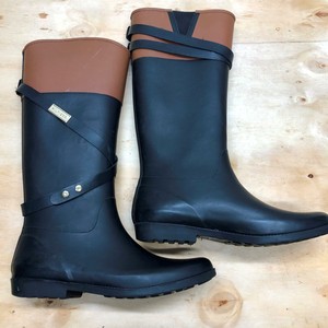 women in rubber boots