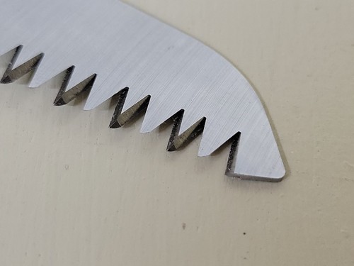 Pruning Saw Folding Lee Valley Brand New Old Stock Cuts on "Pull" stroke  Mint - Picture 15 of 16