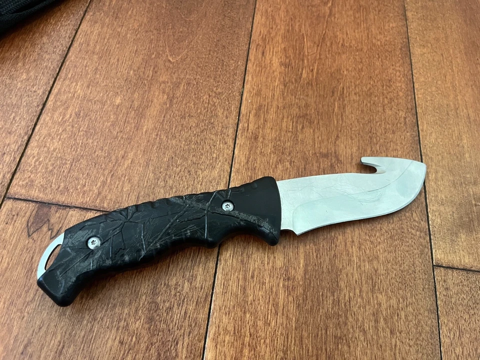 Cuchillo de hoja fija de titanio Camillus negro gancho intestinal con funda Foto 3 de 3