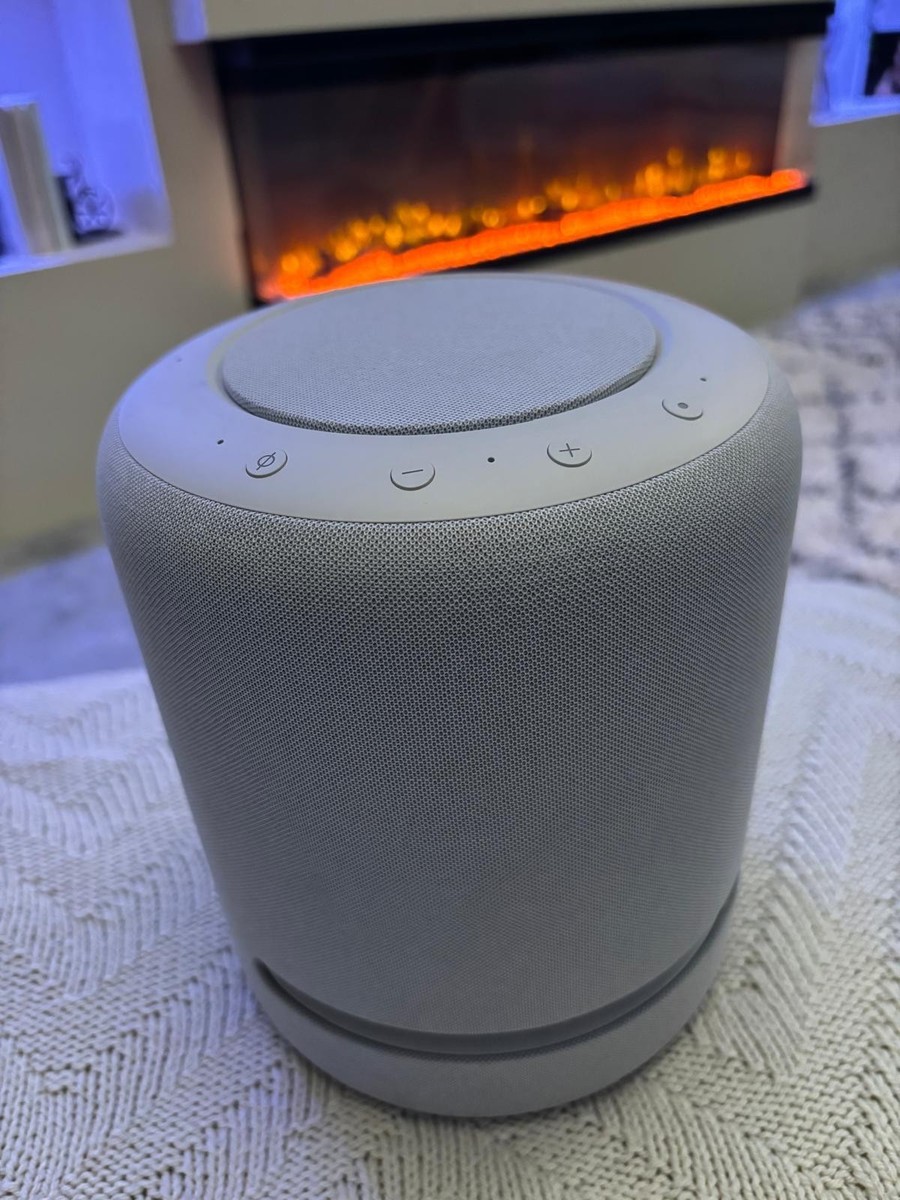 Amazon | Echo Studio - Echo史上最高音質のスマートスピーカー with