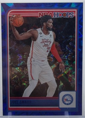 2023-24 Panini NBA Hoops - Joel Embiid, Ken Goldin #67 Blue Explosion /59