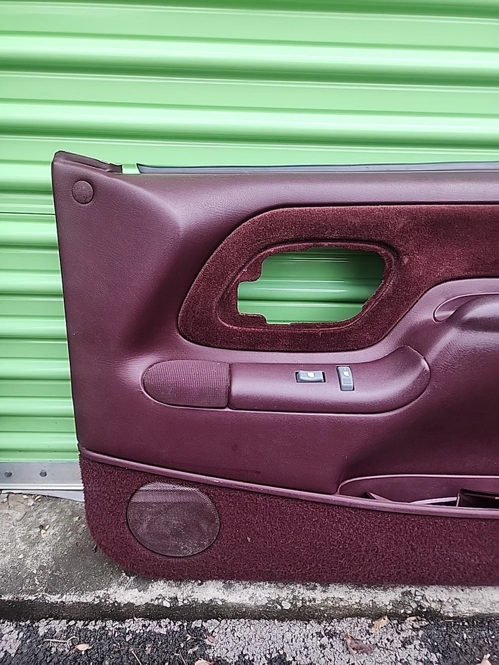 1996-99 雪佛兰 K-1500 双前门内部装饰面板 * 2 件套 * 红色 - 79D — 第 2/4 张图片