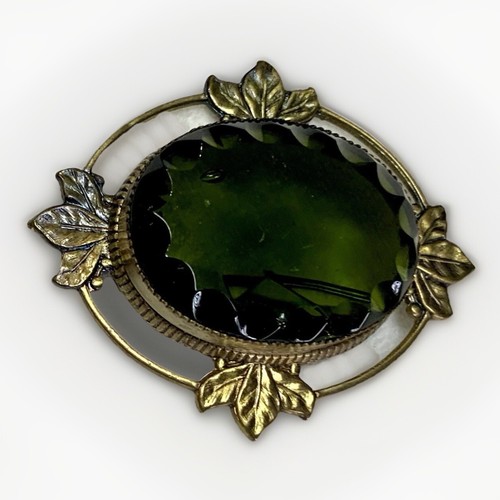 Ornate Pin Green Faceted Glass Gold Tone Brooch With Leafs Large - Picture 7 of 12