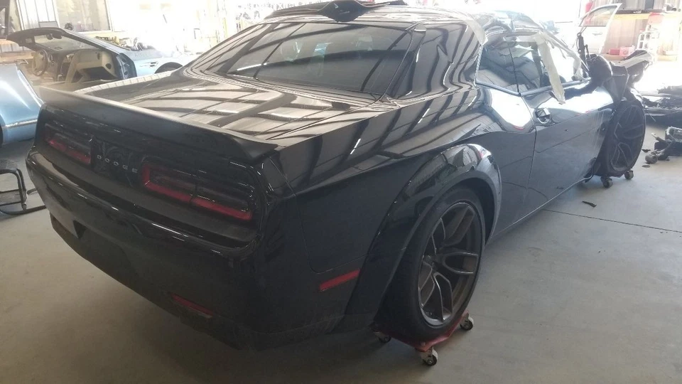 23 DODGE CHALLENGER SRT HELLCAT WIDE BODY QUARTER PANEL CUT RIGHT PASSENGER Foto 4 de 4
