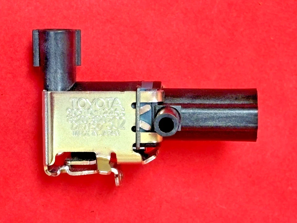 Interruptor de vacío genuino Toyota 90910-12263 para 03-05 Toyota Echo 04-05 Scion XA XB Foto 2 de 4
