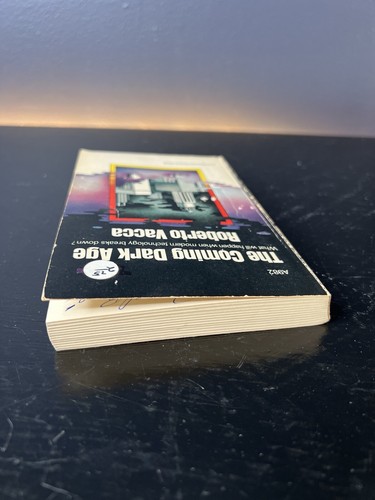 Vacca 1974 THE COMING DARK AGE Doubleday Paperback Used Acceptable - Foto 4 di 14