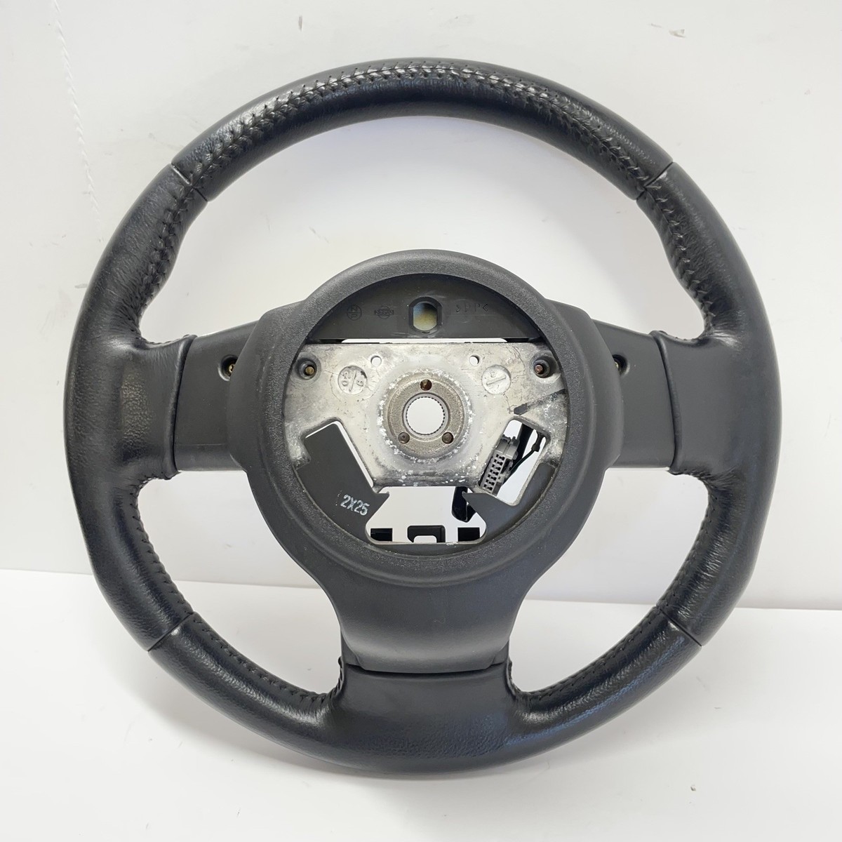 2004 Nissan 350z Z33 Steering Wheel With Cruise Control Buttons