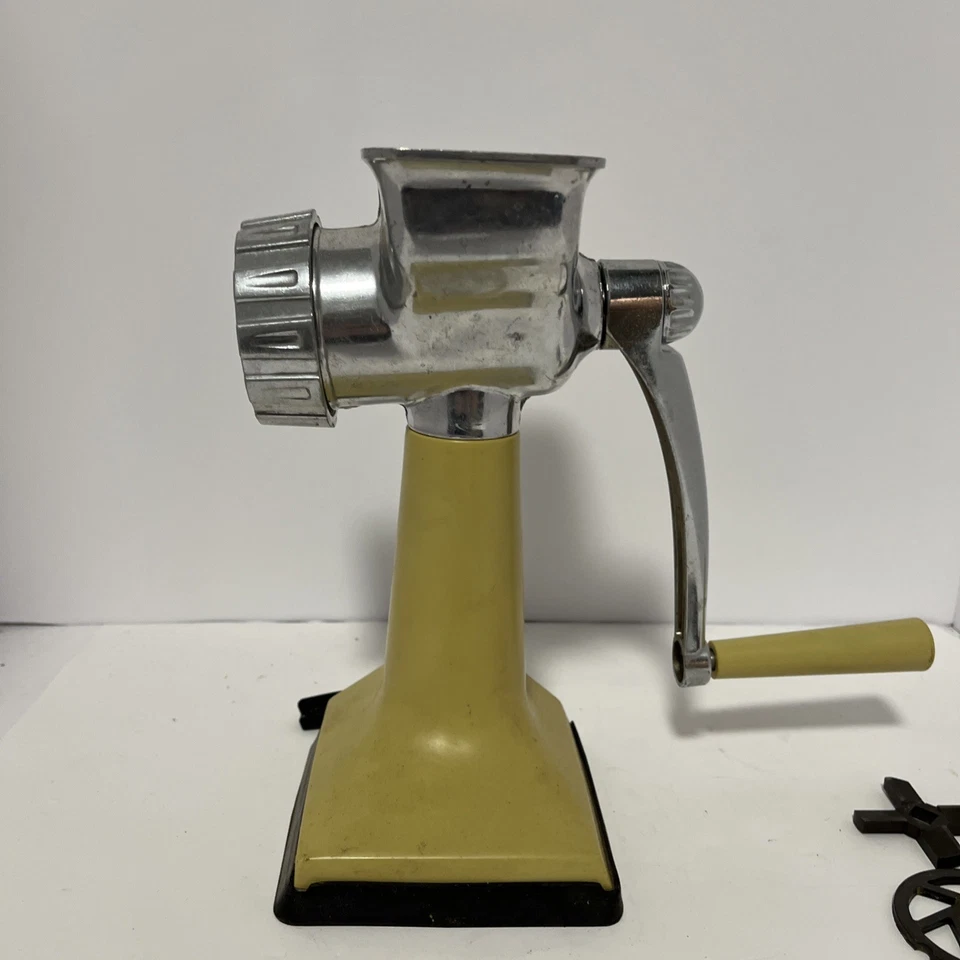 Moedor de carne/picador de alimentos vintage Grind-O-Mat Rival modelo 303 - Imagem 4 de 4