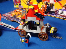 LEGO Fright Knights Traitor Transport #6099 Complete w/ Dragon Cave, Box, Manual