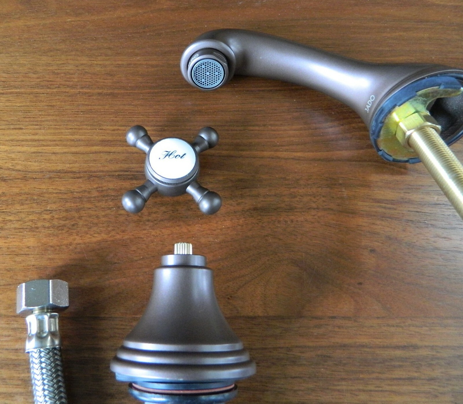 Jado Colonial Widespread Lavatory Bathroom Faucet Old Bronze 853.B22