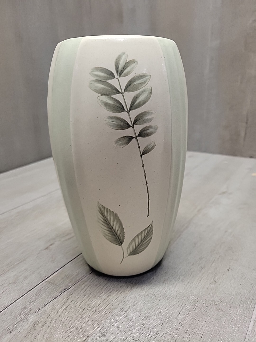 ROYAL HAEGER TALL VASE WITH GREEN LEAF DESIGN 8 1/2" TALL