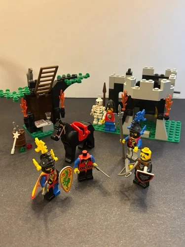 LEGO Castle: Lot of 3 sets, 90% complete - 6105, 6020, 6036