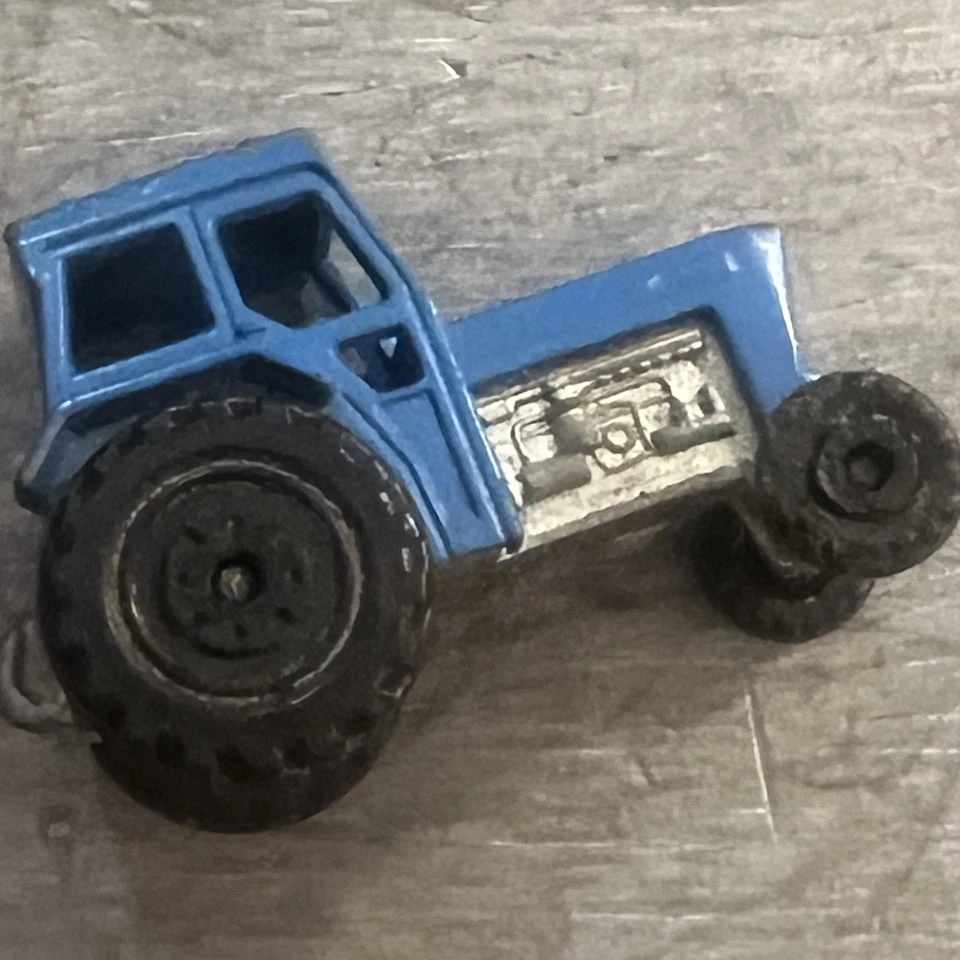 Vintage Matchbox Superfast No. 46 Ford Farm Tractor Lesney Blue 1978 - Image 3 of 4