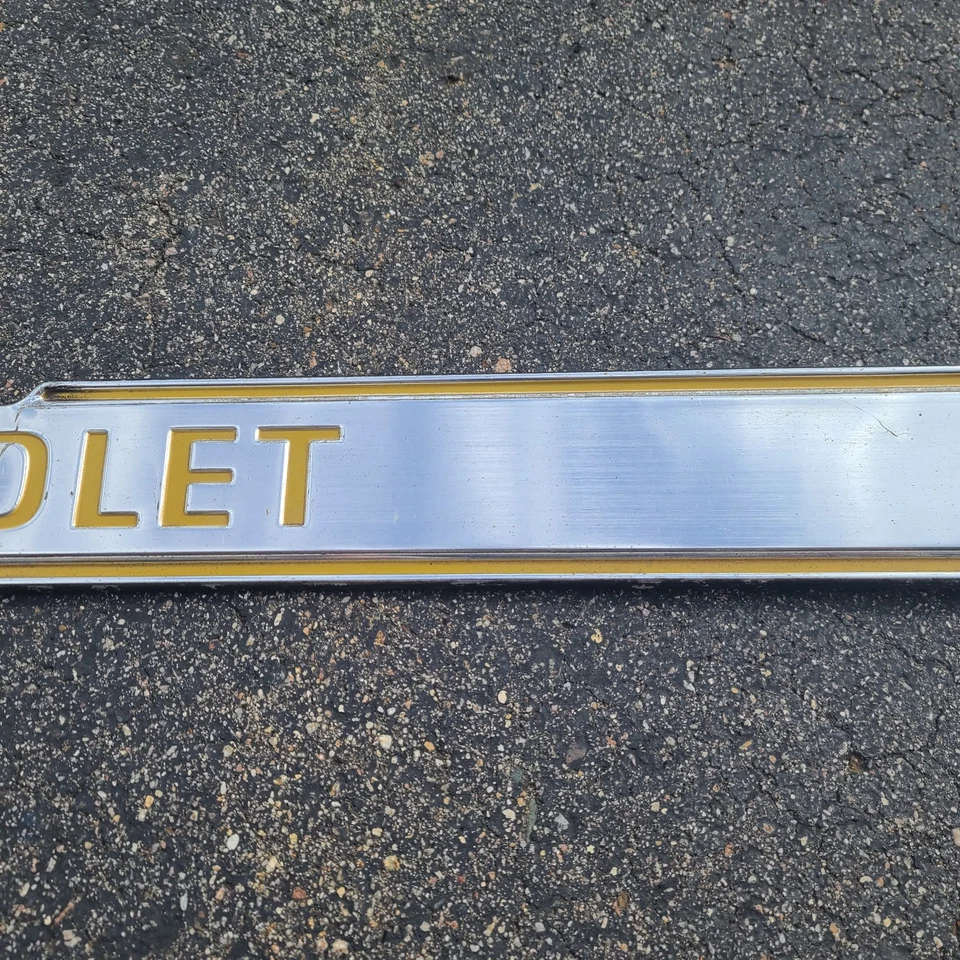 1977 Amarelo Apenas Um Ano! PAINEL DE ACABAMENTO ESTREITO DA TAMPA DA CAÇAMBA DE ALUMÍNIO CHEVROLET C10 C20 - Imagem 4 de 4