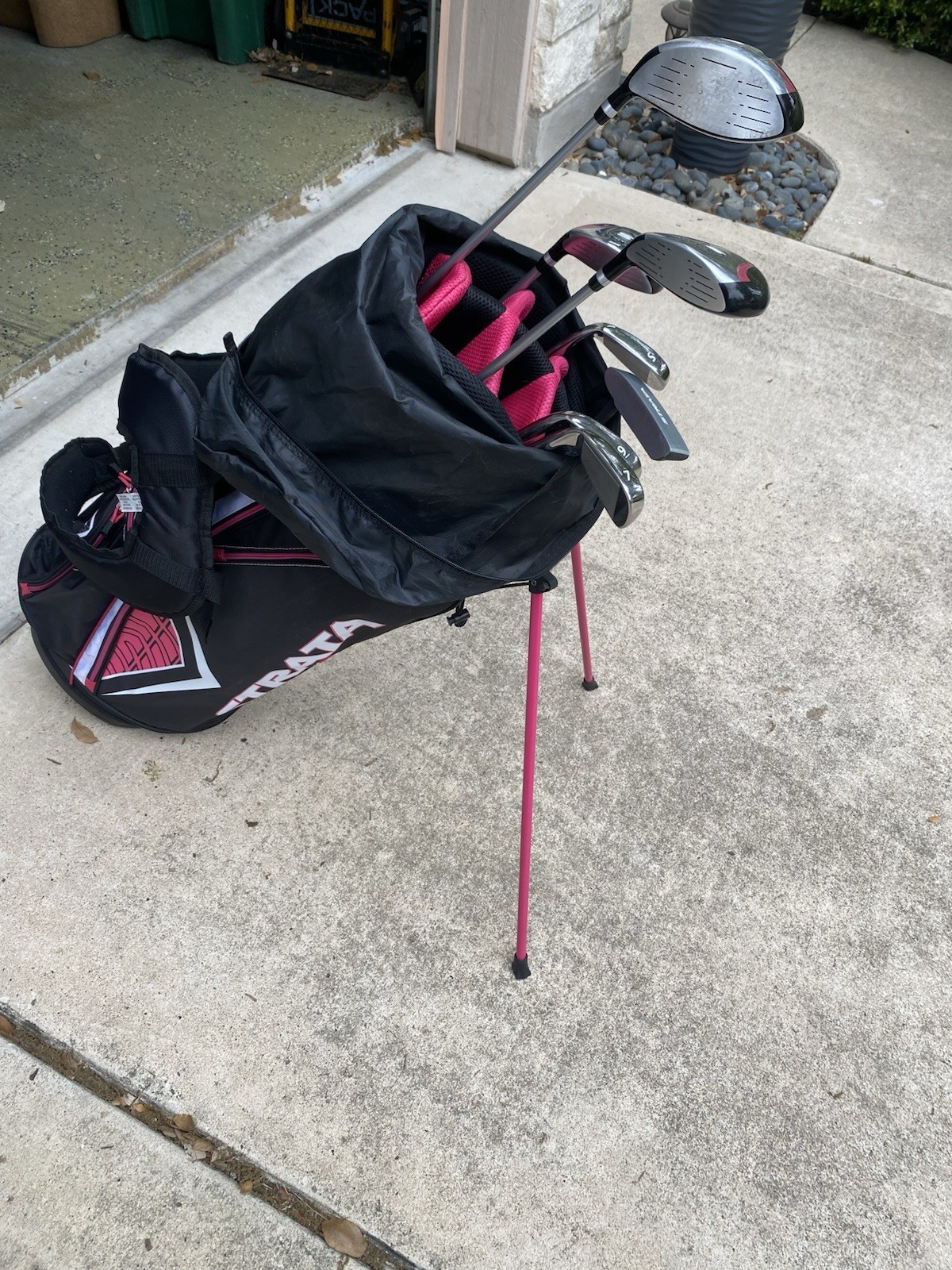 Club 9 Piece Set. 7 Clubs. Cover + Bag. Throw Any Offer!!