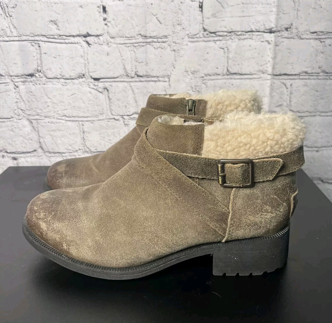 UGG Benson 1095151 Distressed Ankle Boots Buckle Zip Size 7/EUR 38