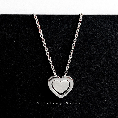 18.00 Carat Simulated Ruby Heart Pendant Necklace With CZ Accents In Sterling Silver. 18" | Ross Simons - Foto 9