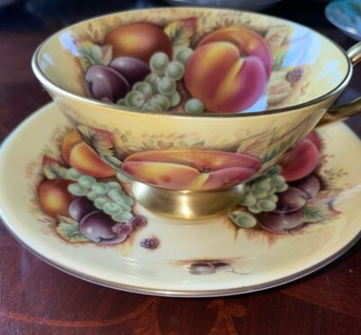 AYNSLEY ゴールド　フォーク Signed Aynsley Fruit Gold Teacup and Saucer Signed N. Brunt