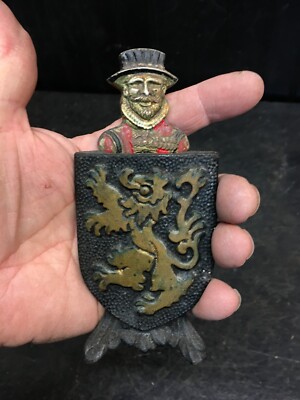 Vintage Kitchen | 2-Piece Beefeater Bottle Top Opener Cast Iron British Guard