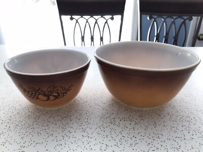 Pyrex Old Orchard Mixing Nesting Bowls Vintage 1970- 401 and 402 Made 