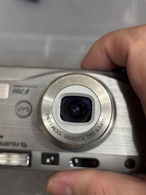 Fujifilm FinePix F700 Silver Digital Camera Tested Excellent