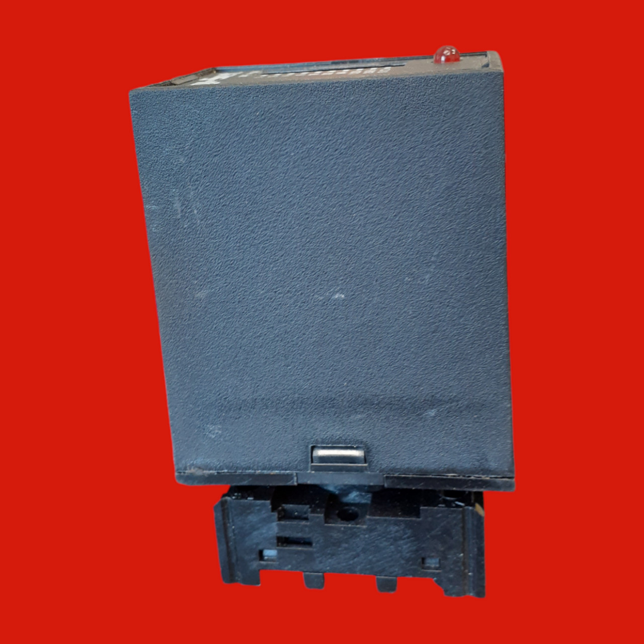 ABB - SSAC Timer Delay-on-Make 120VAC Relay 1 1023s 8-PIN LED, TDM120AL