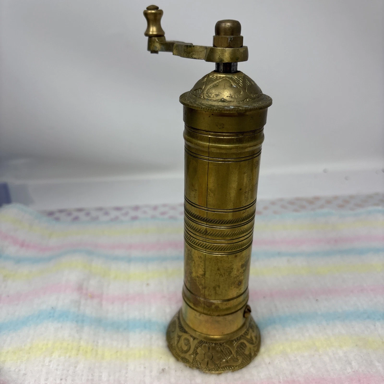 Antique Brass Pepper Coffee Grinder Turkish 7" Hand Crank Spice Mill Ornate
Opens in a new window or