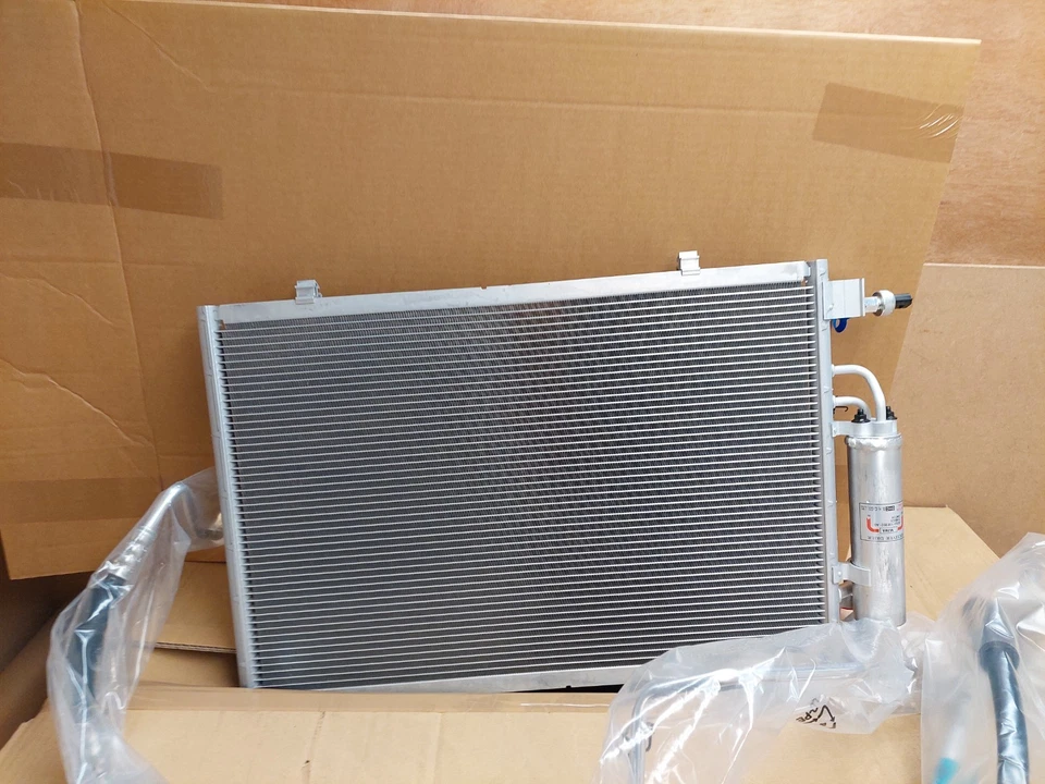 Ford Fiesta Mk6 AC Air Conditioning Condenser W/ Suction Hose 1787028 Genuine - Image 3 of 4