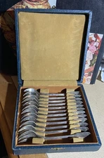Vintage Antique Silver Plated Oyster Dessert Fork Set Forks w/ Presentation Case