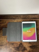 Apple iPad 6th Gen Wi-Fi 9.7" A1893 Silver 128GB Bundle With Case