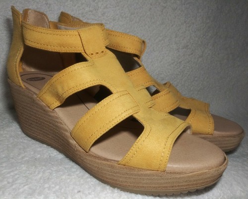 yellow sandals size 3